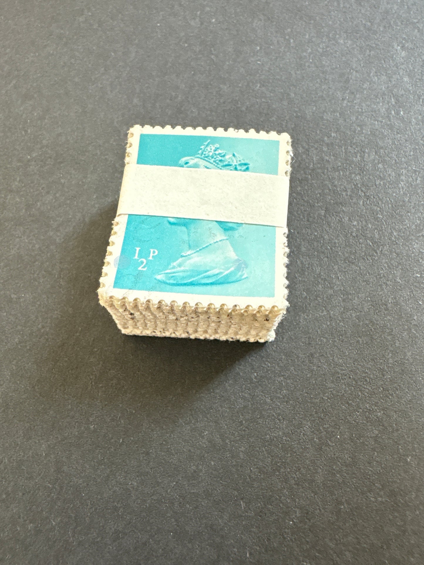 Craft - Bundle of 100 Identical Used GB Decimal Definitive Stamps